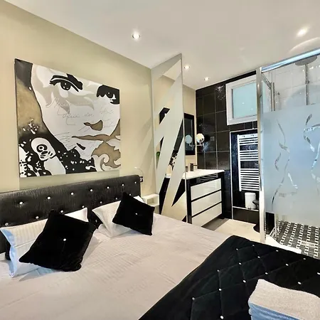 1-bedroom With Balcony And Sea View On La Croisette * Cannes